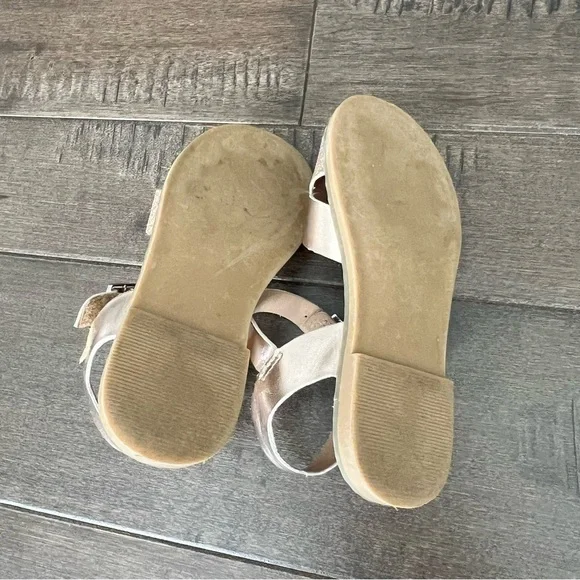 Tucker + Tate Sandals Tarya 9 Cross-Strapped Gold Glitter Girls Toddler - Picture 3 of 6